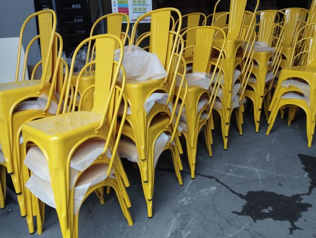 Prodamo stole RAL, barva rumena - kot novi